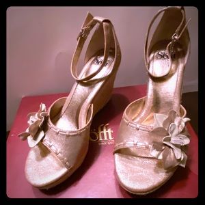 Platform gold leather shoes